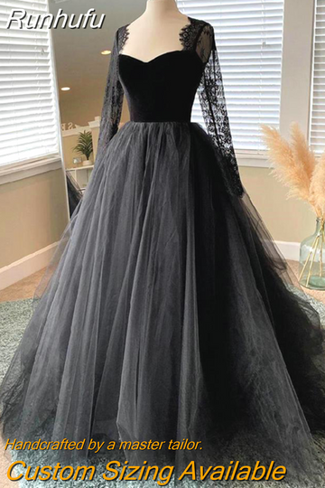 Runhufu Gothic Long Sleeves Tulle Wedding Dress Lace Appliques Sweep Black Wedding Gown 2023 Sweetheart Tiered Bridal Dress
